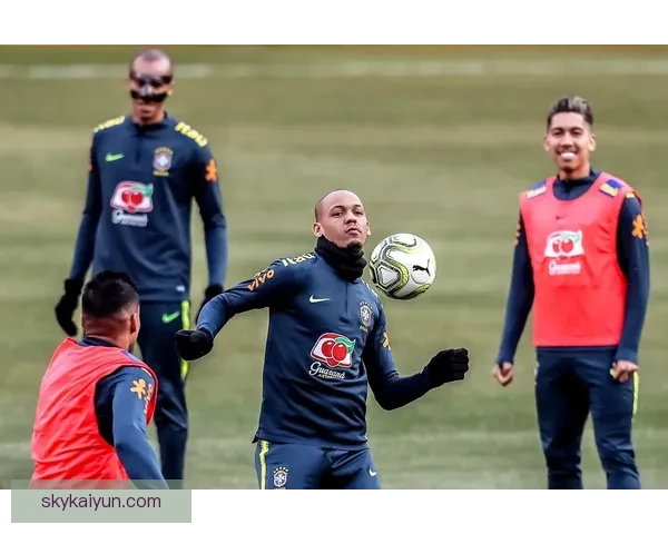 法比尼奥中场覆盖力持续提升 驻守球队防线表现稳健